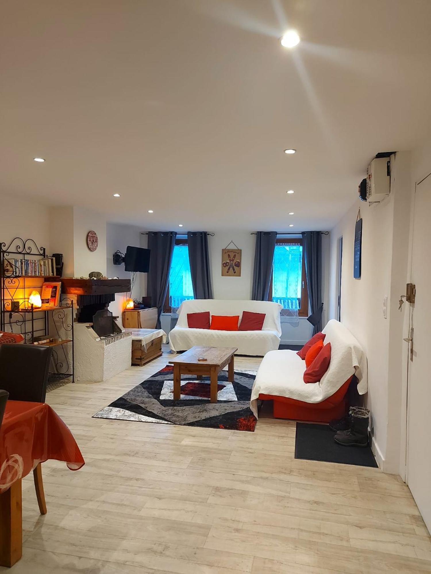 Veroniques Apartment Бур-Сен-Морис Экстерьер фото